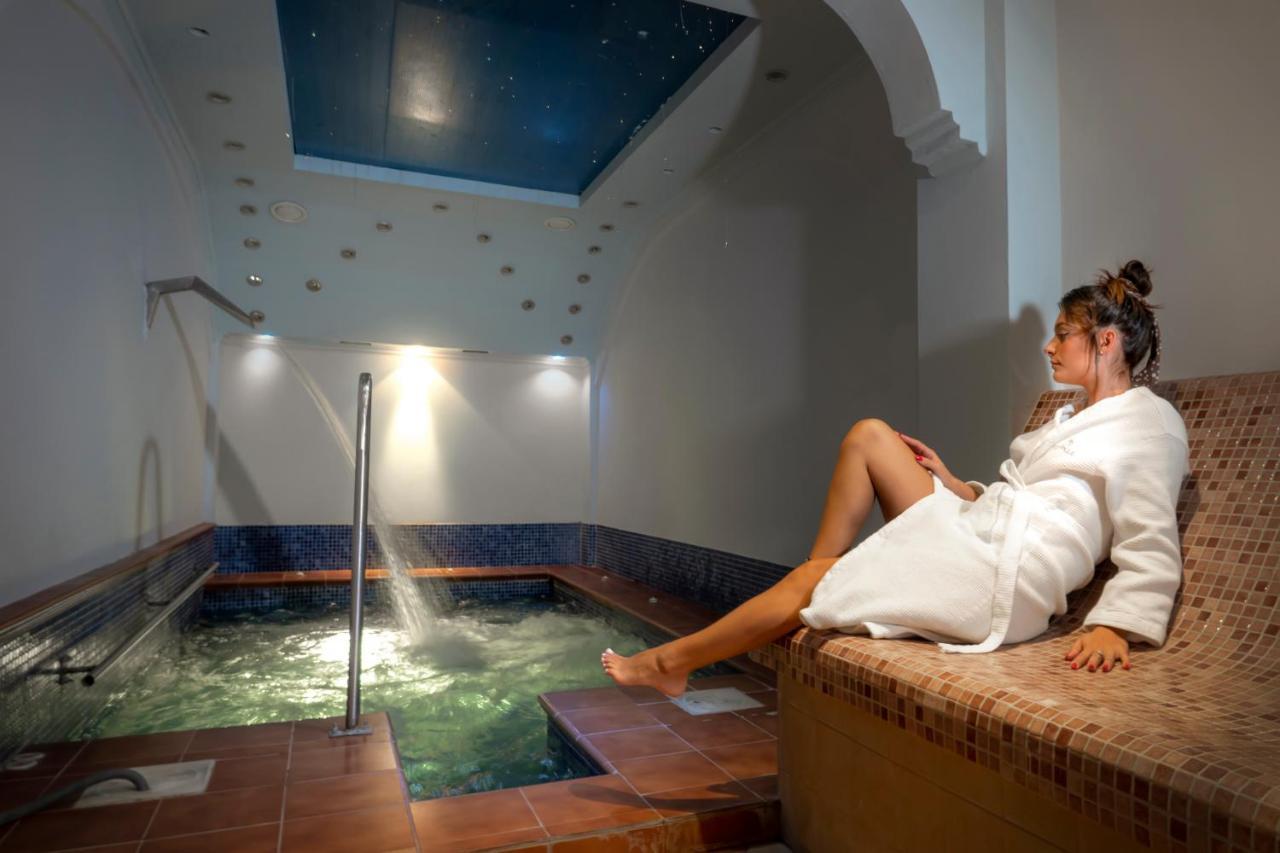 Pozar Salt Cave Hotel Spa กาโต ลูตรากี ภายนอก รูปภาพ