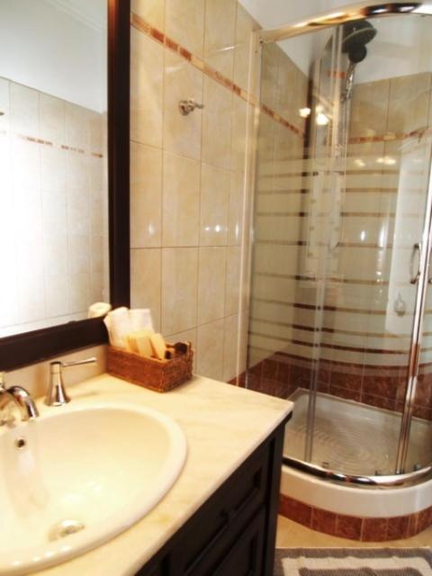 Pozar Salt Cave Hotel Spa กาโต ลูตรากี ห้อง รูปภาพ