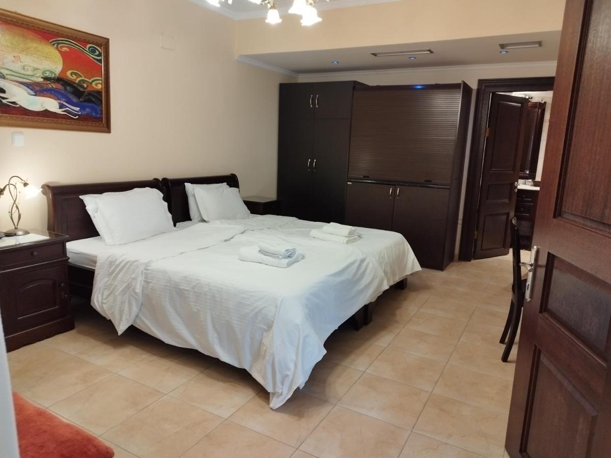 Pozar Salt Cave Hotel Spa กาโต ลูตรากี ภายนอก รูปภาพ